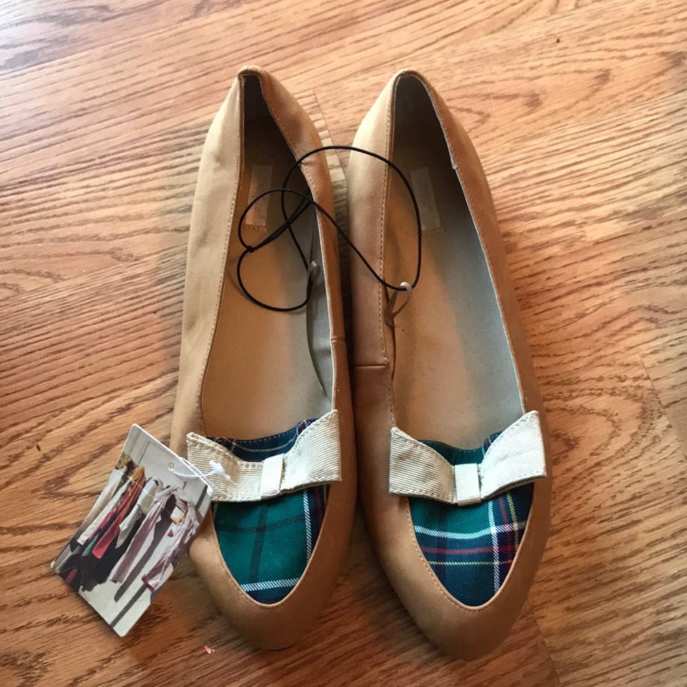 NWT UO Plaid Bow Flats!